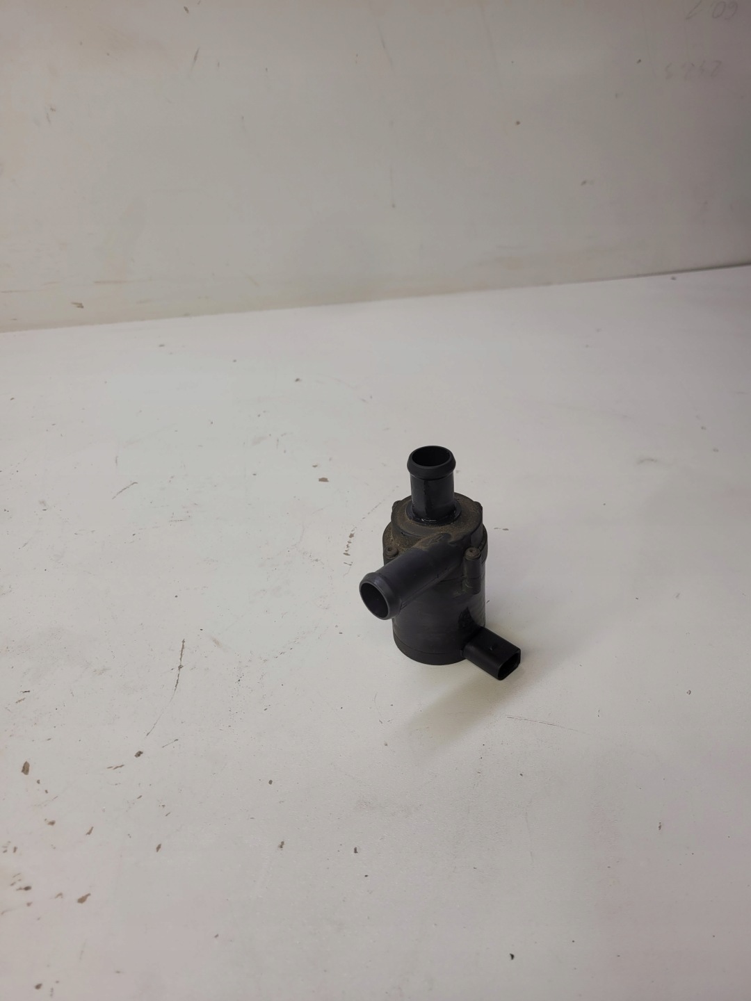 supplementary water pump AUDI A4 B8 A5 A6 06H965561
