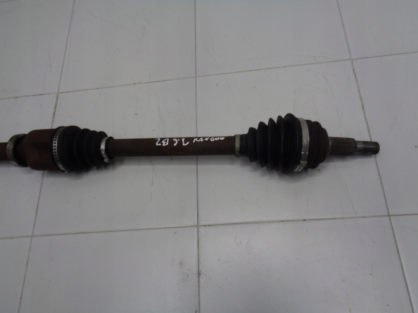 KANGOO II LIFT semi-axis right 1.6 petrol 08r>
