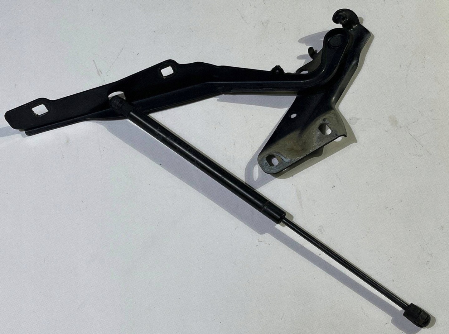 hinge damper bonnets pokrywy of the engine right Dodge RAM 1500 2009-2018