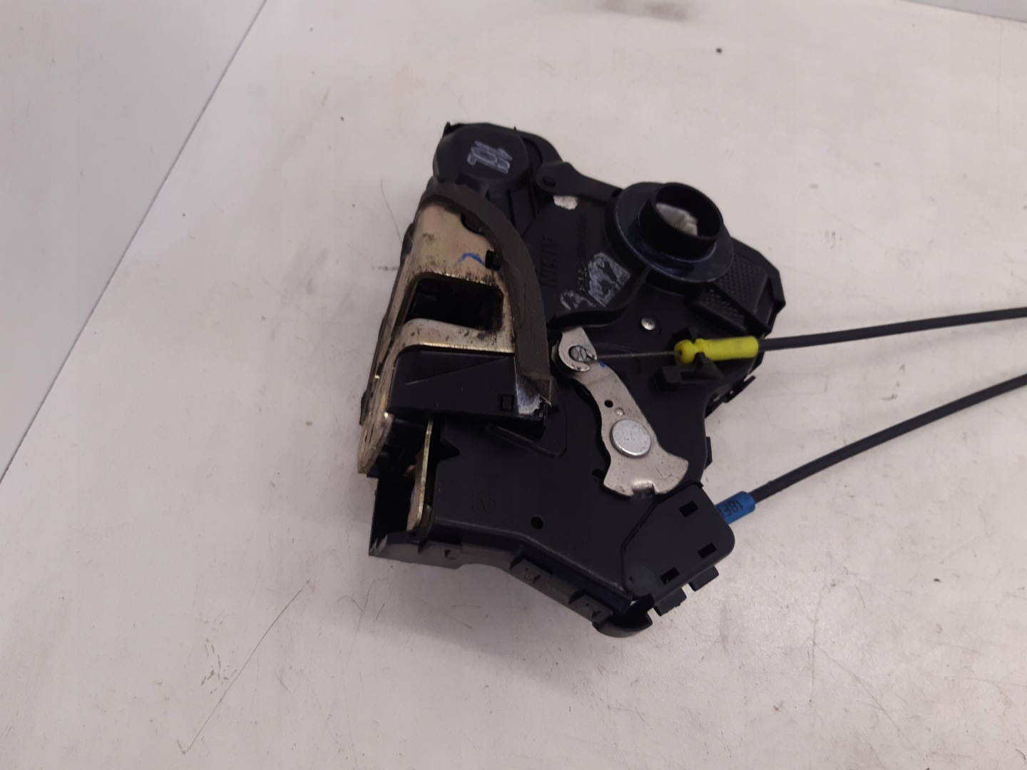 lock left front 2 PIN Toyota Avensis T25