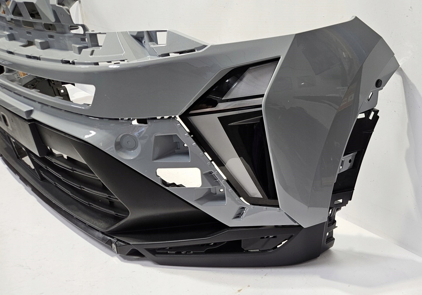 front bumper RENAULT CAPTUR II LIFT 24- original 620224968R