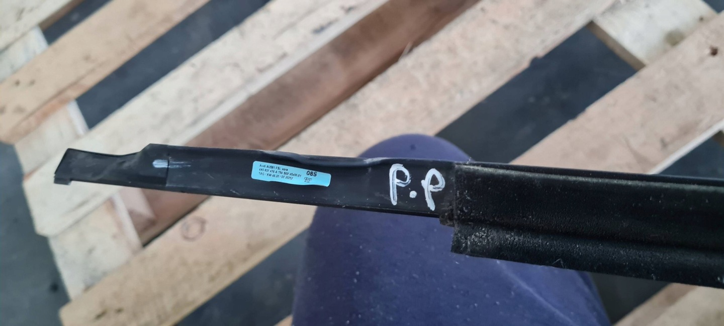 A6 C8 4K moulding dust door right right front SLINE black 4K0837476A