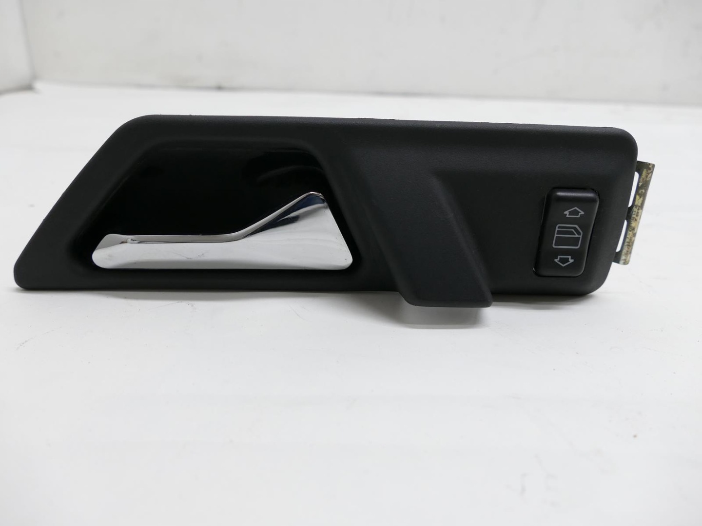 MERCEDES E W124 handle right rear part button windows