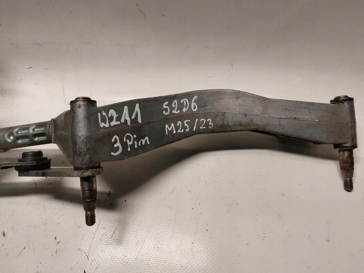 Mercedes-Benz W211 wiper mechanism front