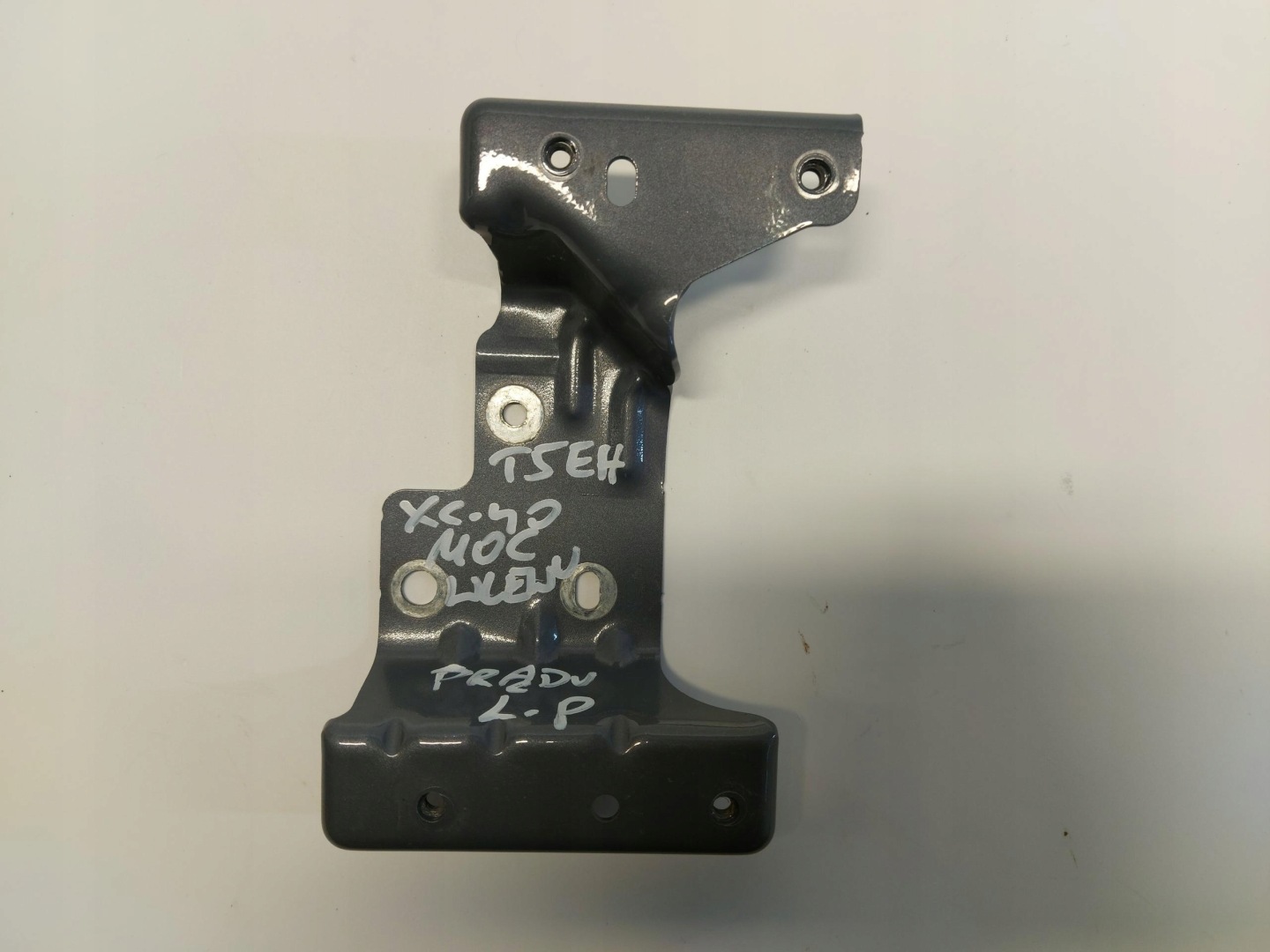 Volvo XC40 T5 EH bracket holder left front