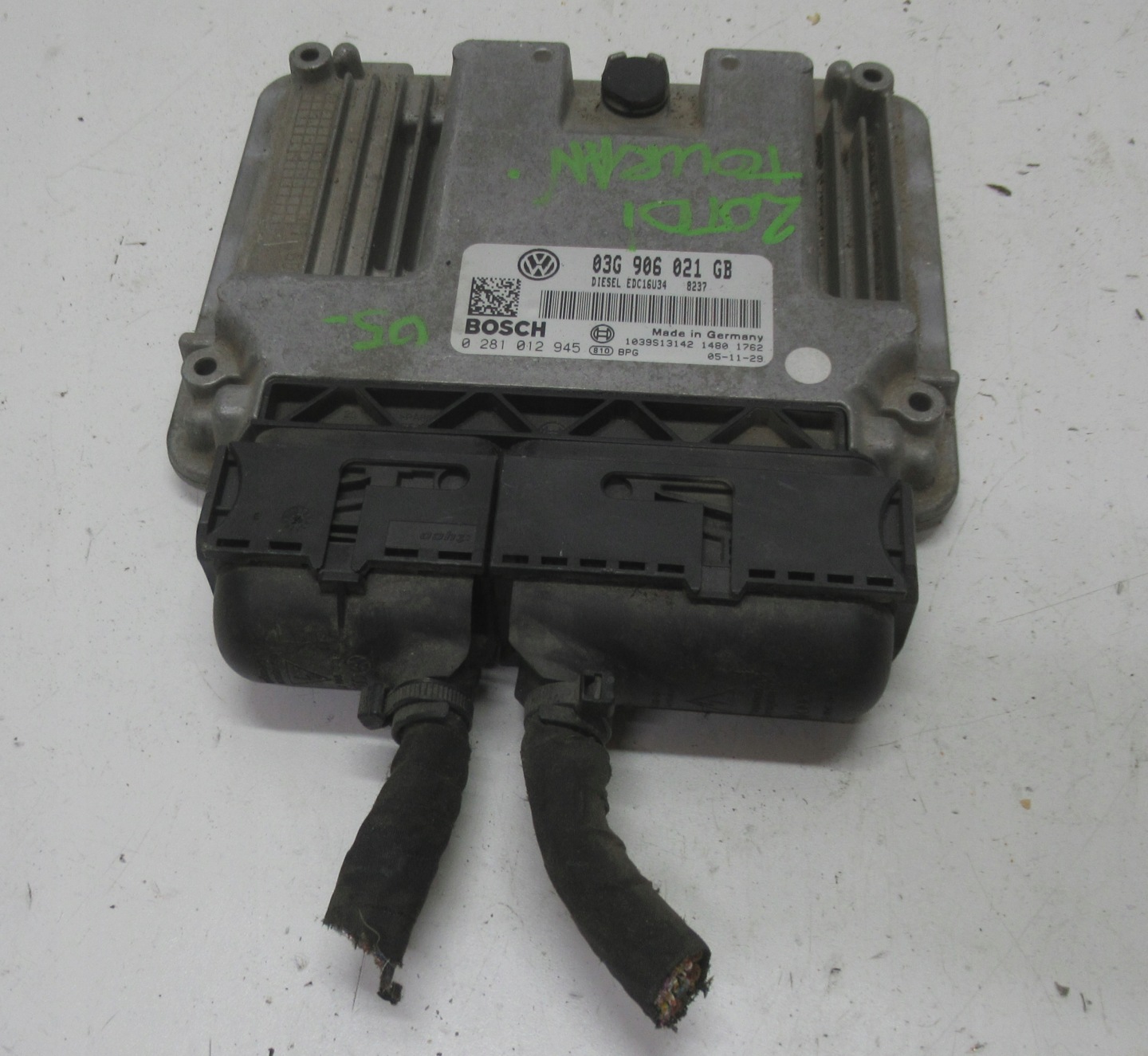 VW TOURAN 05R 2.0 TDI computer control unit of the engine 03G906021GB