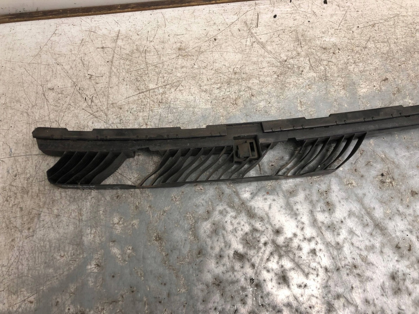 bumper bracket rear part VW TOURAN III 5TA807863