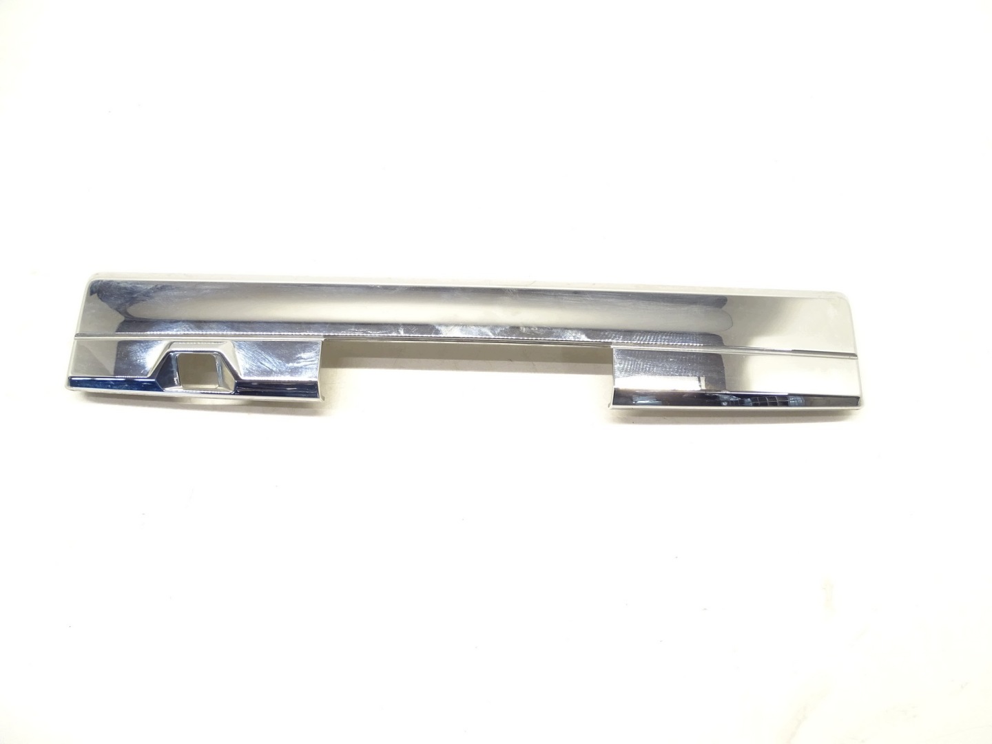 cap bonnet CHROM below KAMERE MITSUBISHI L200 5933A014