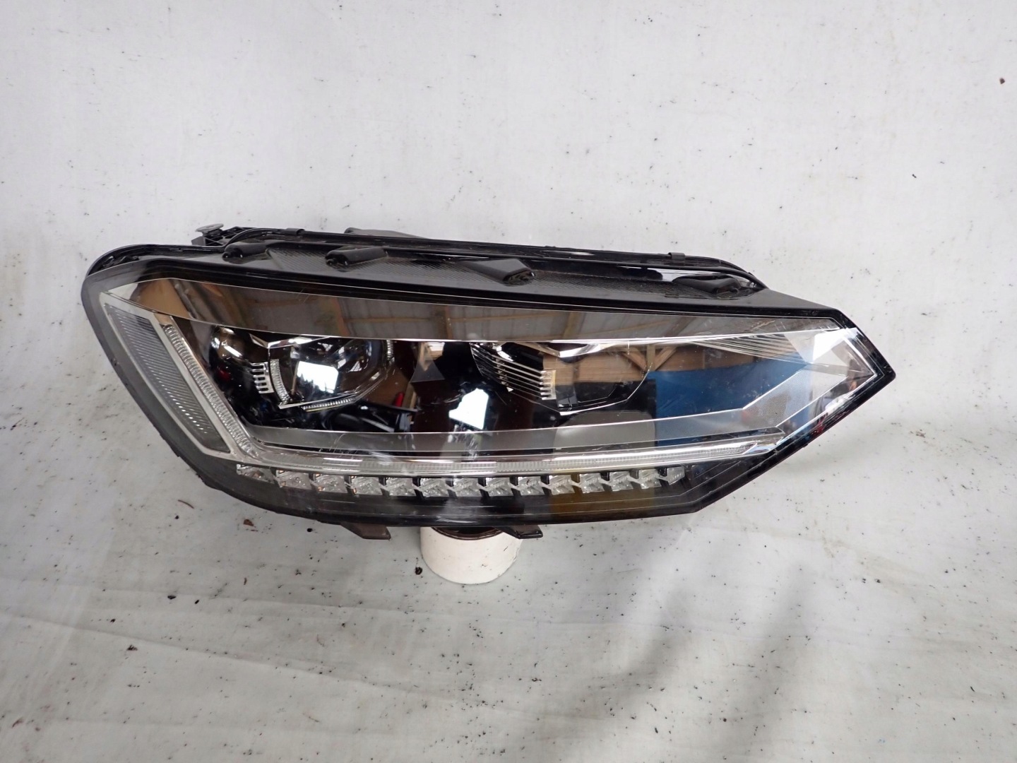 VW TOURAN II 5TB 15- FULL LED light right front