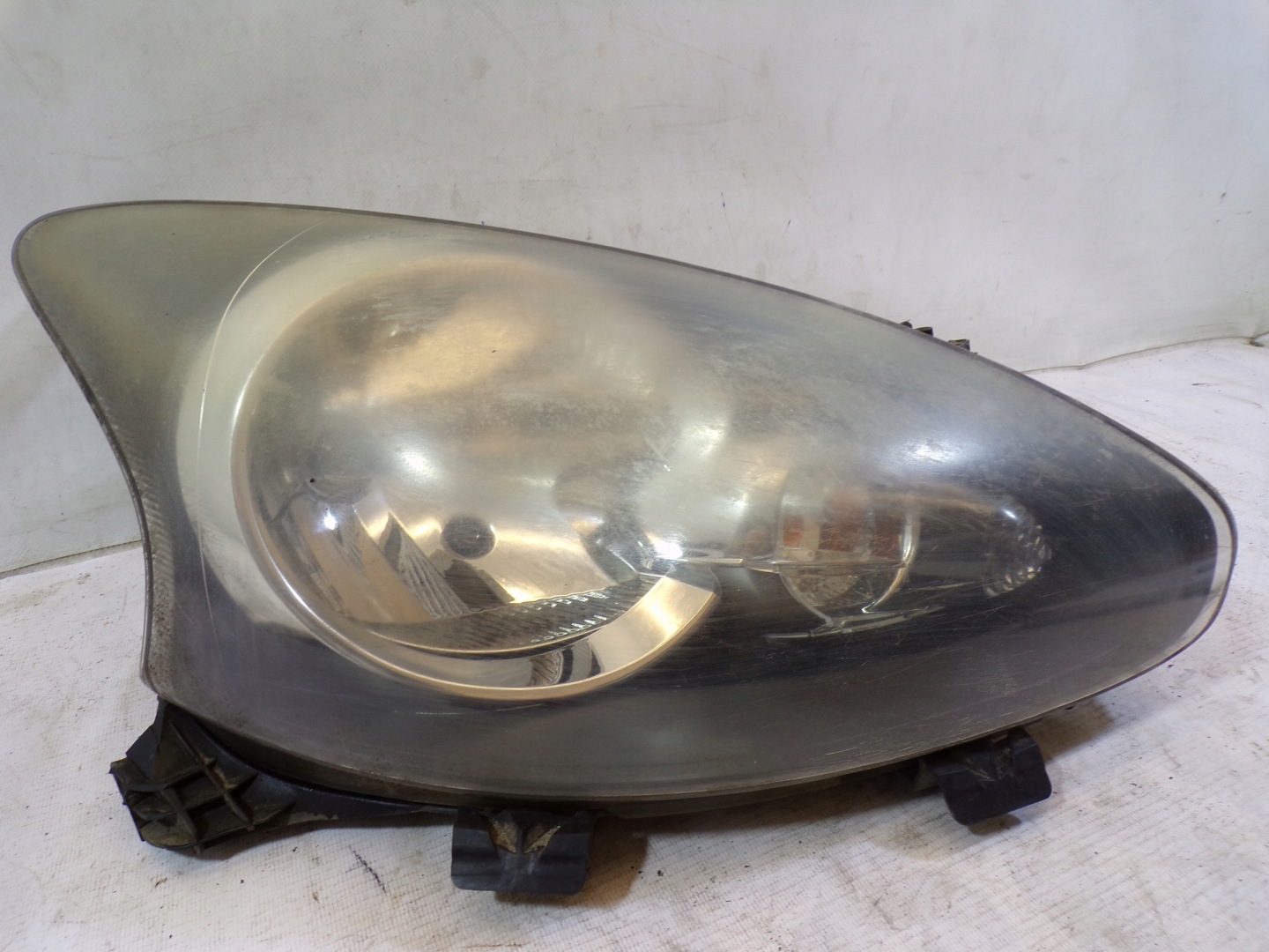 light front front right TOYOTA AYGO 1 and (2) (K1)