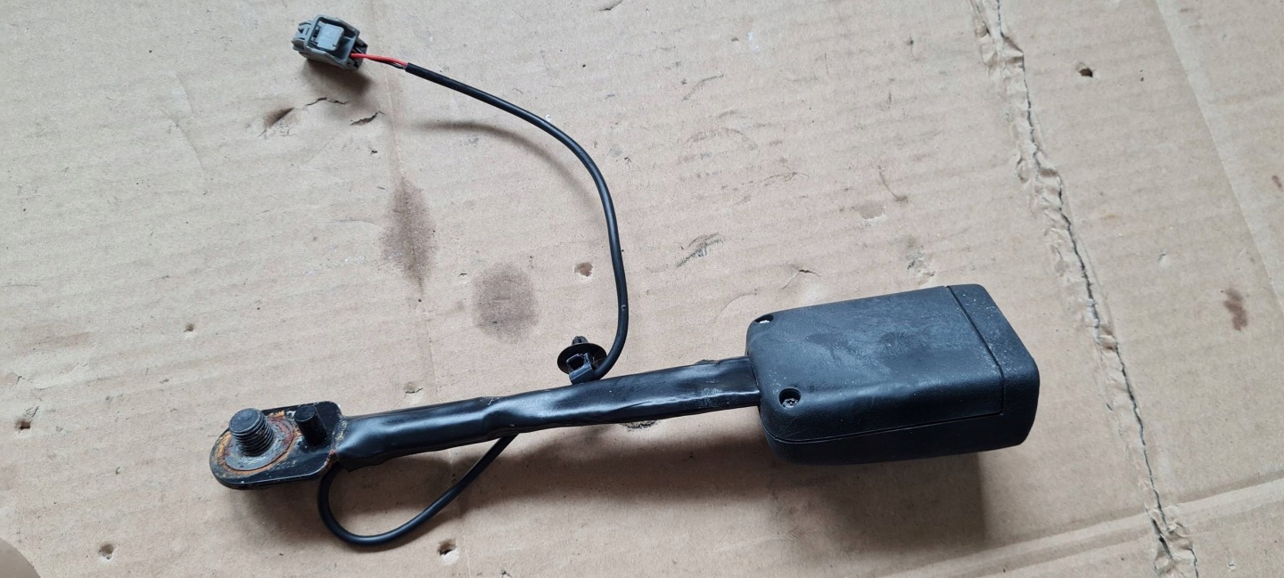 Chrysler Pacifica 2022 ZAPINKA KLAMRA supports safety right front