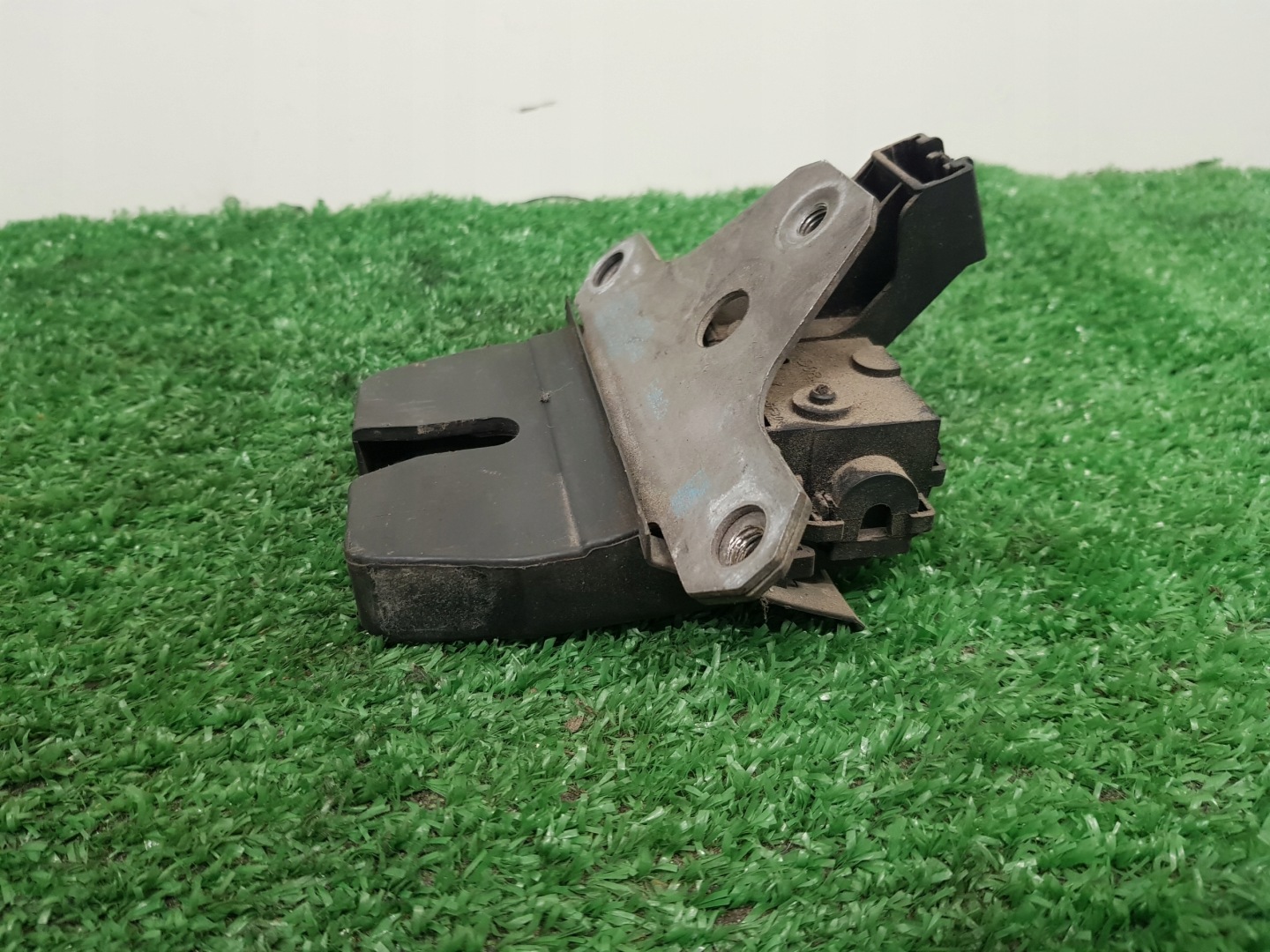 lock bonnet boot LAND ROVER FREELANDER 2 6H52-A442A66-AD