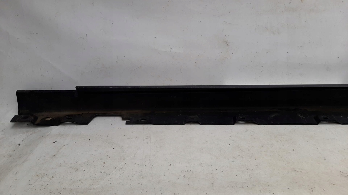 BMW 5 F10 F11 threshold right moulding threshold right 7184774