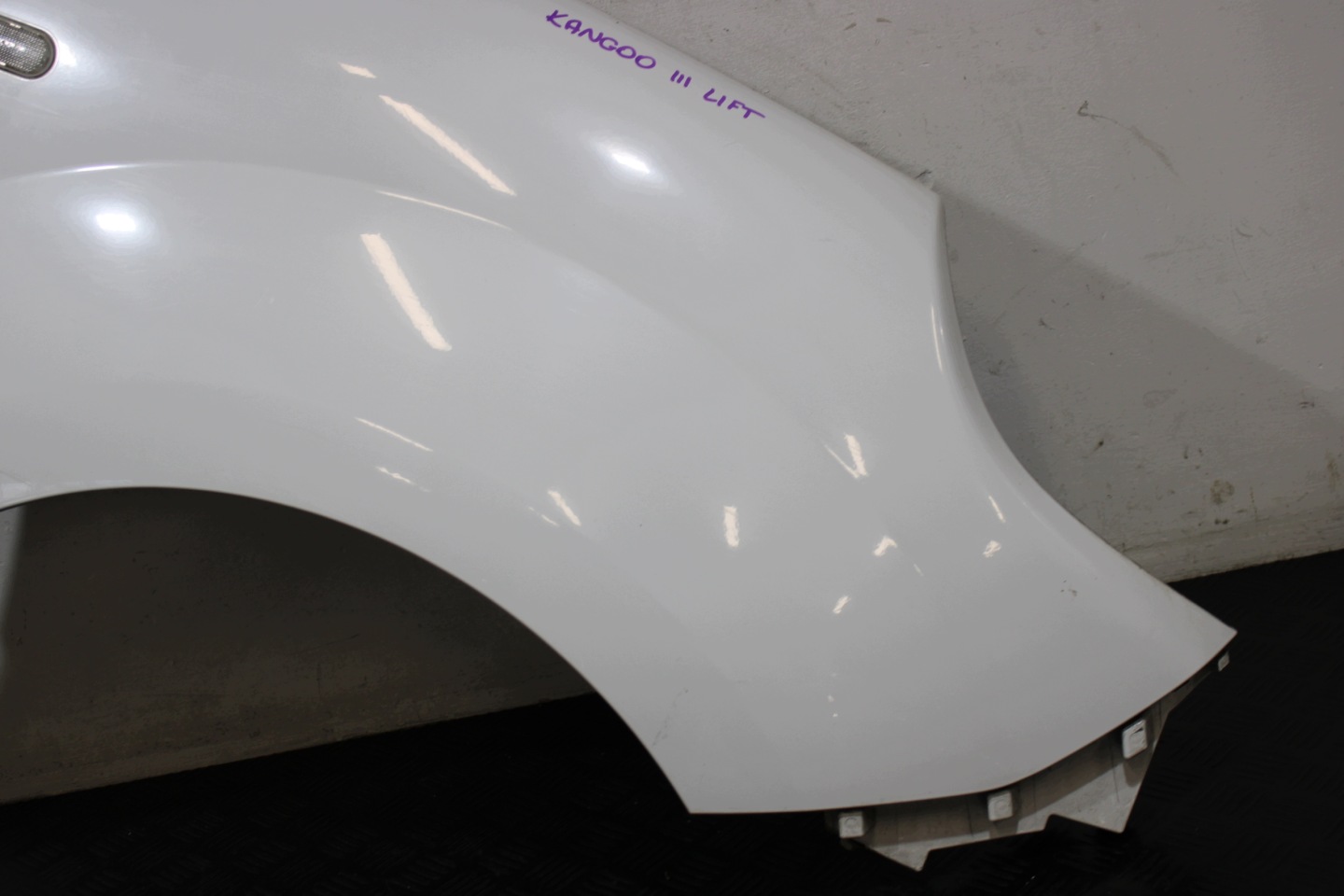 blatník pravý předek přední RENAULT KANGOO III 3 LIFT