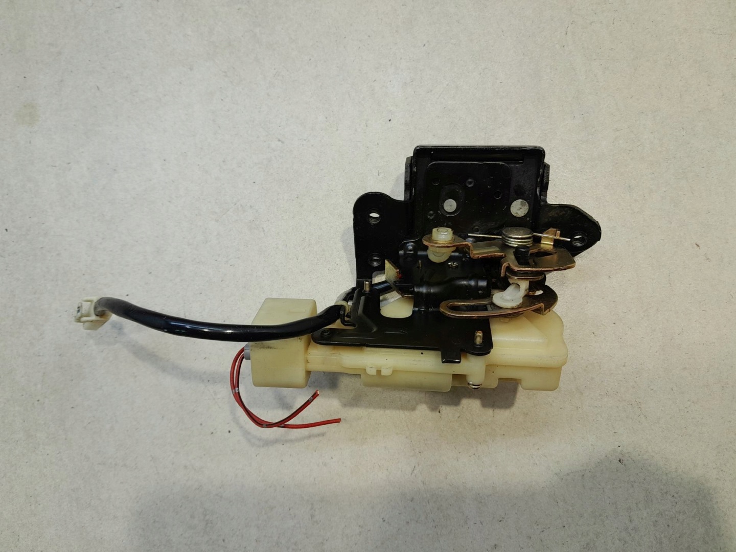 lock bonnet boot MAZDA PREMACY 2.0 DITD