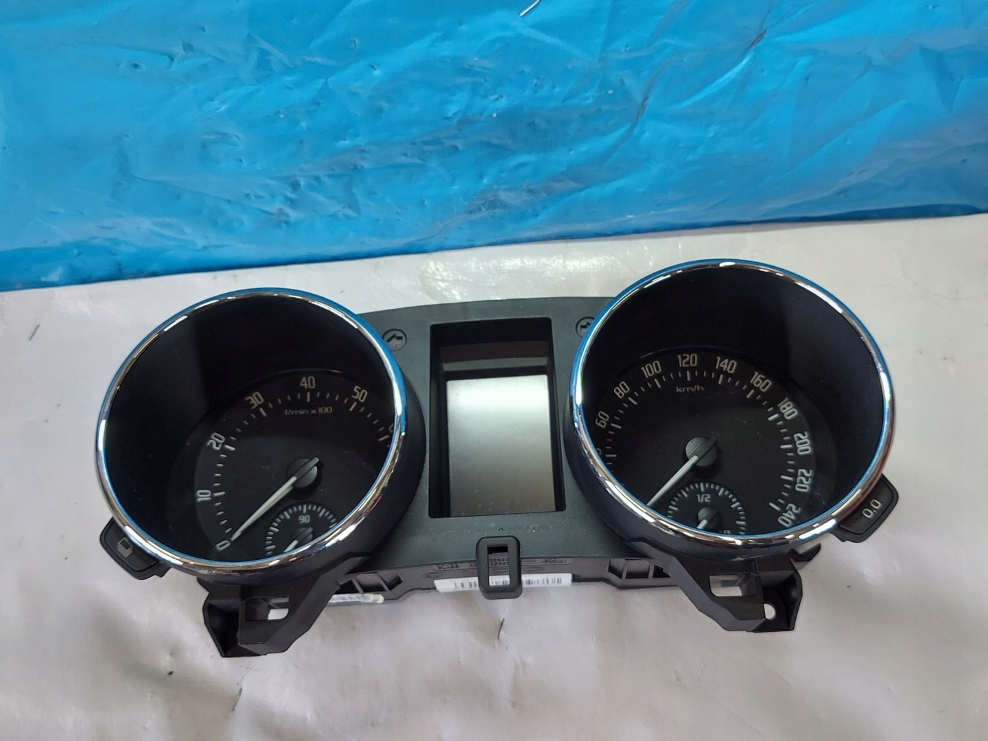 dials clock SKODA YETI 1.4 TSI 2010R 5L0920800G