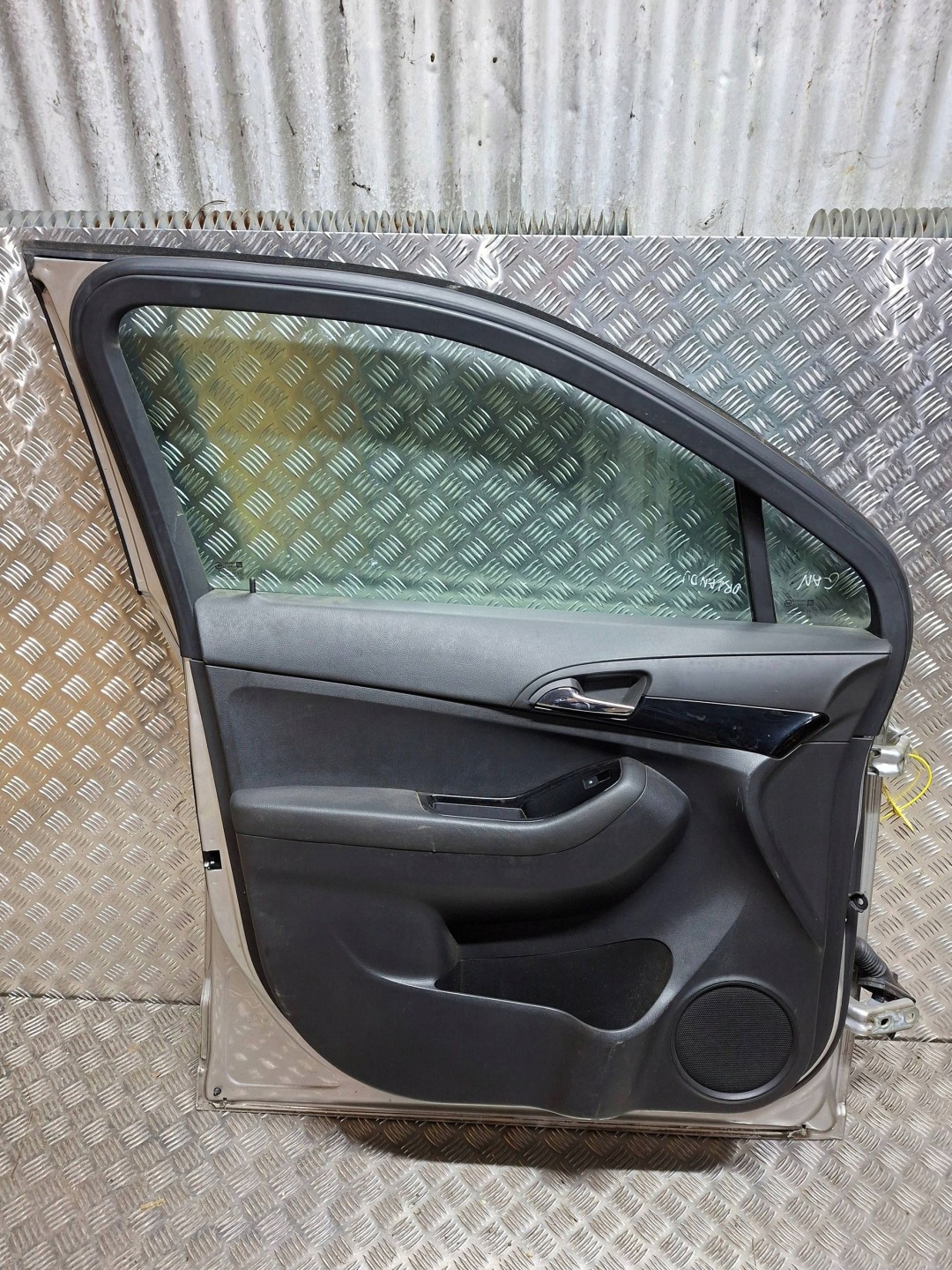 door left front CHEVROLET ORLANDO 10-18 complete