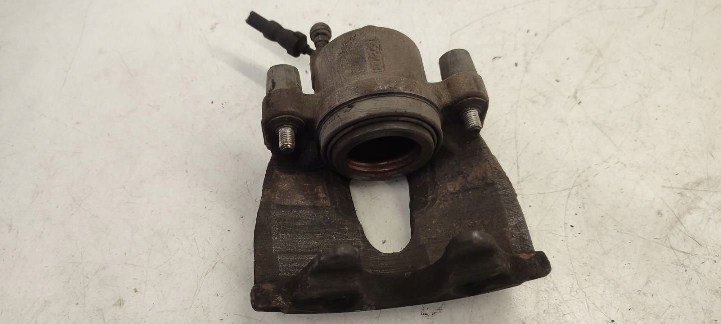 caliper front front right left Ford Focus MK3 1,0 Ecoboost