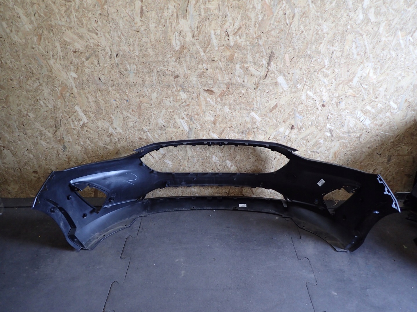 nárazník předek FORD FIESTA MK8