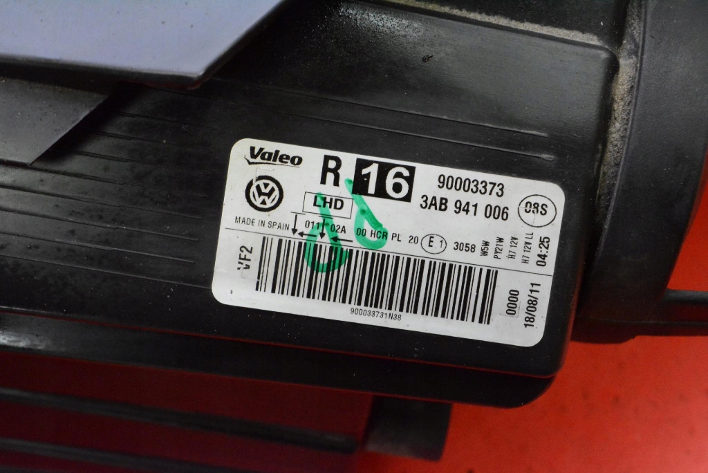 REFLEKTOR right light front EU 3AB941006 VW PASSAT B7 10-15