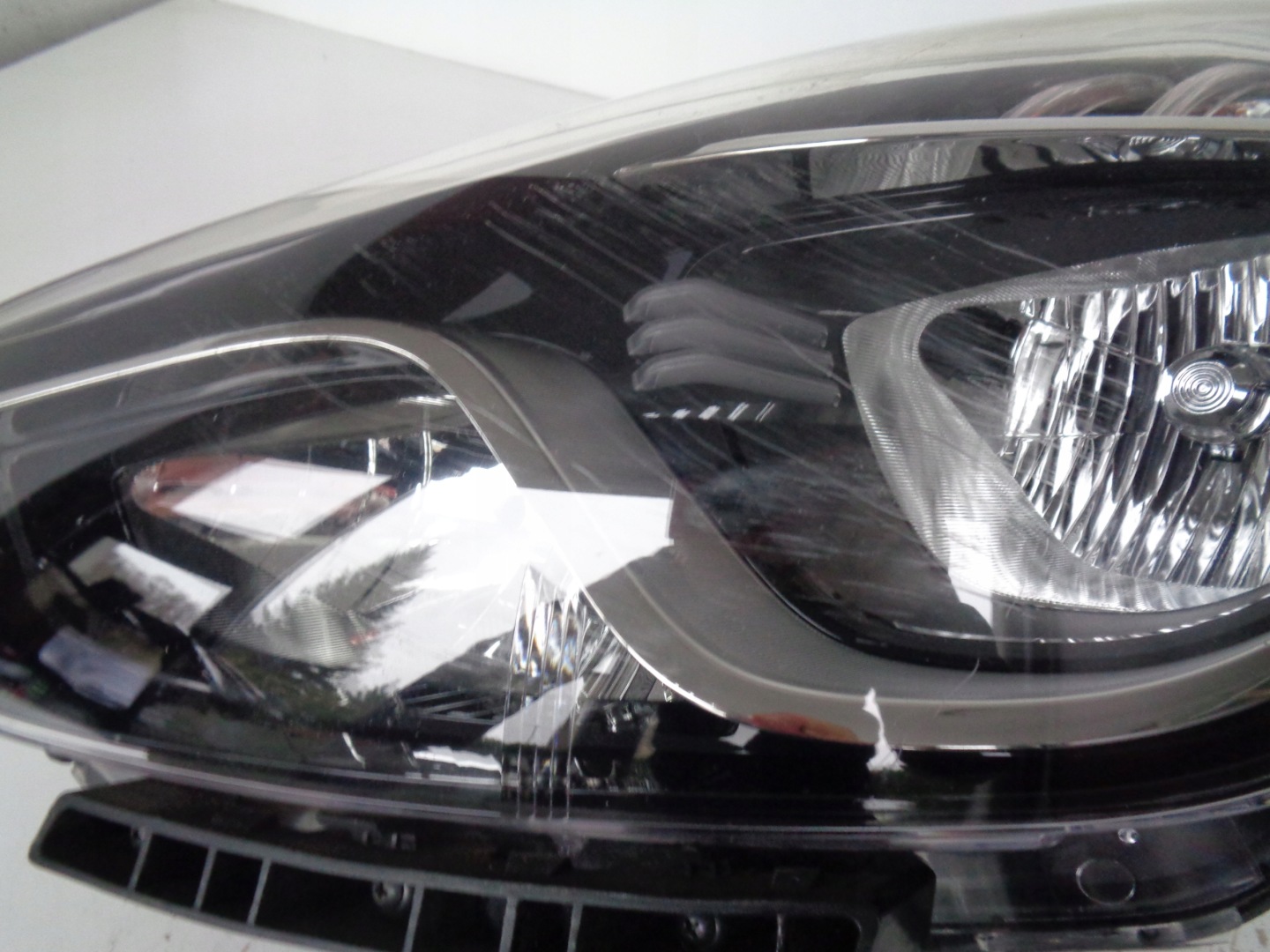 light left REFLEKTOR HYUNDAI IX20 10