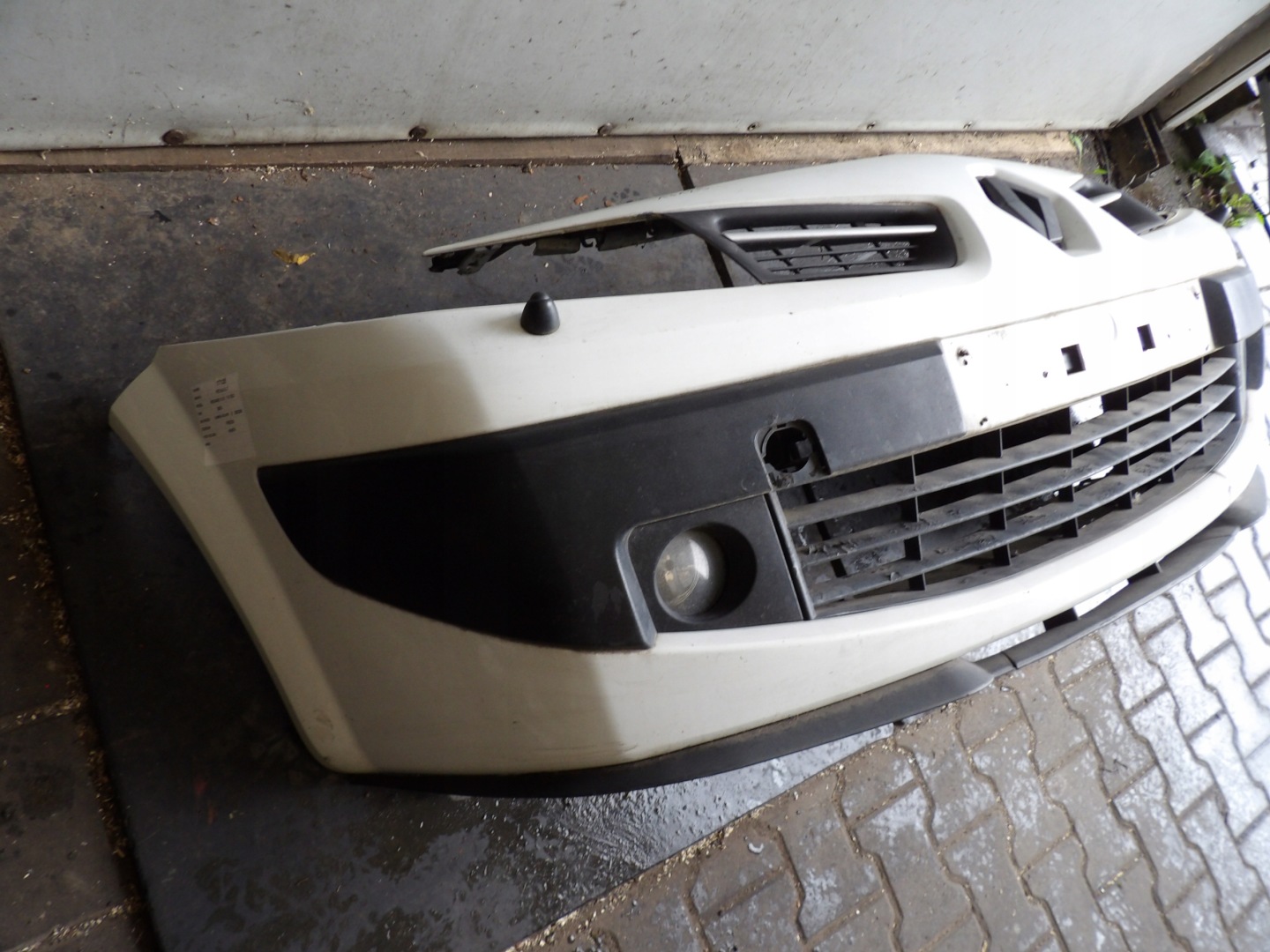 Renault Megane II CC bumper front coupe lak. NV676