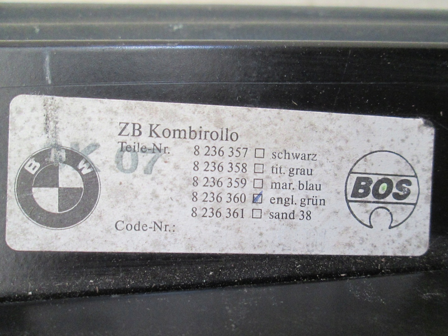 BMW E39 KOMBI blinds boot plato CIEMNA green