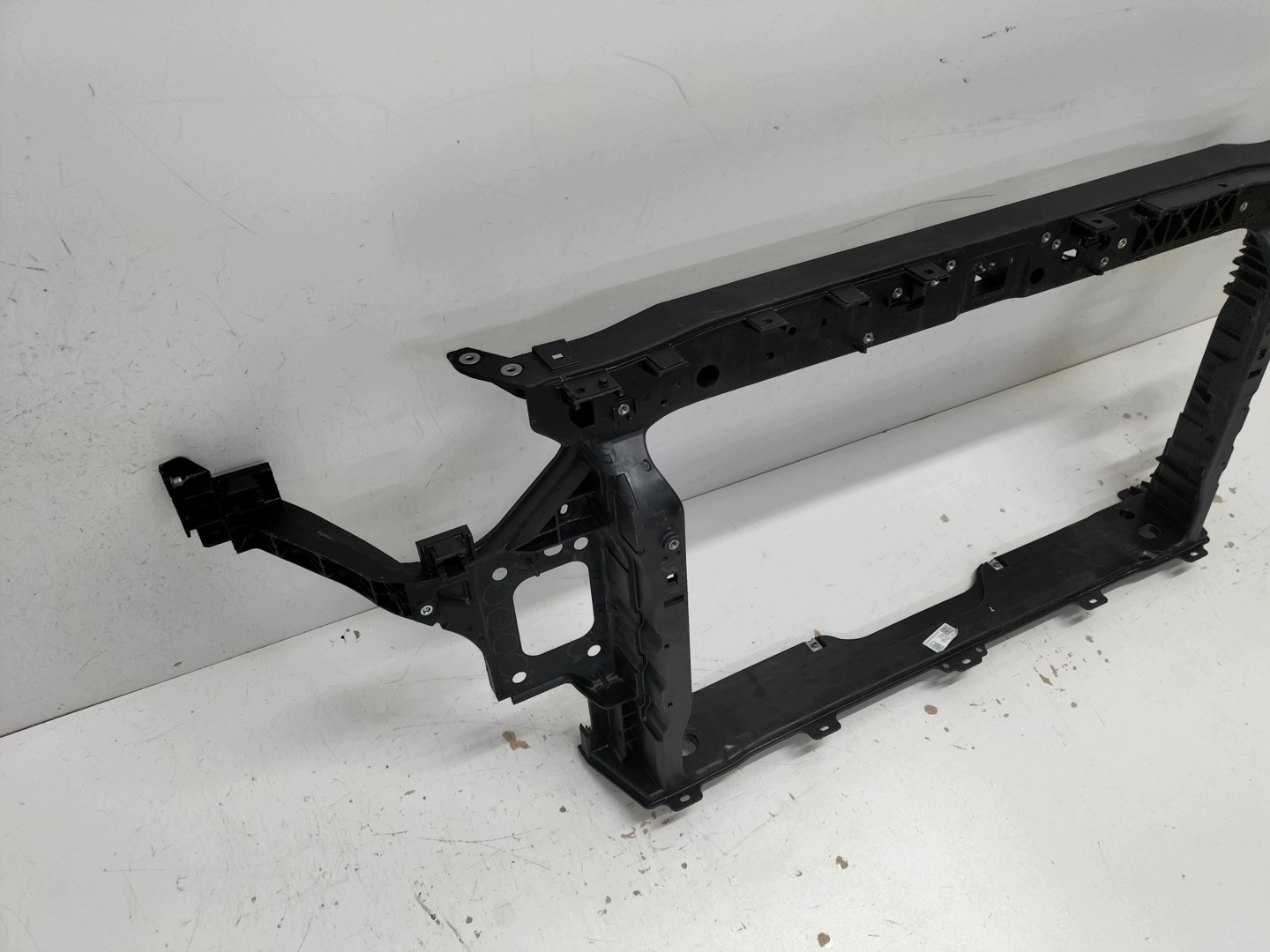support panel for radiators pillar iron front KIA X-CEED 19- 48V zakuty patrz numer