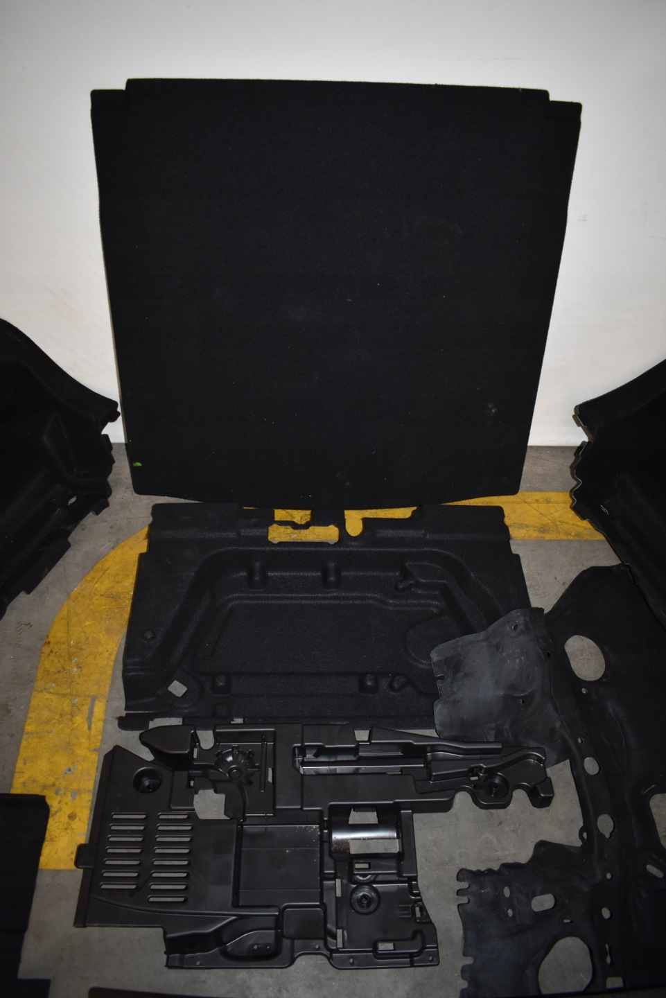 IDEALNY complete boot upholstery boot MERCEDES W177 sedan 1