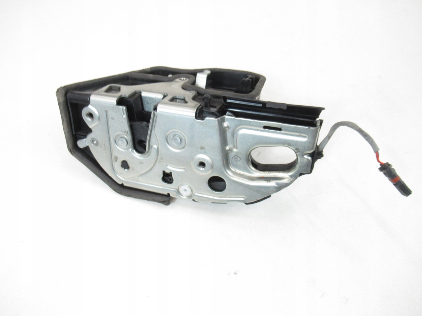 lock left rear part BMW e70 X5 e71 X6 Dociag Softclose