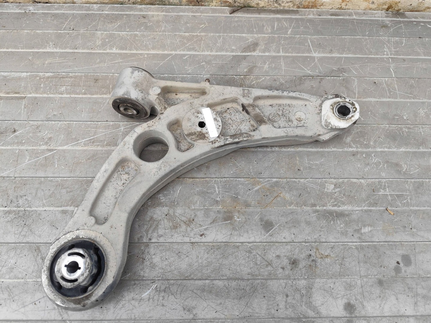 JEEP CHEROKEE KL LIFT 2.2D arm front right