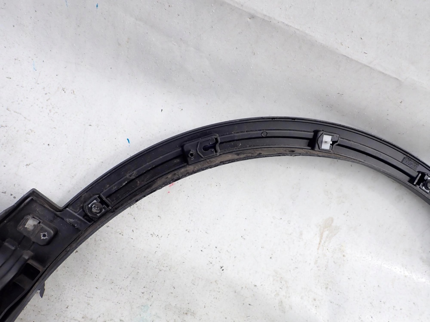 FORD KUGA II TITANIUM 13-19 moulding left front PDC