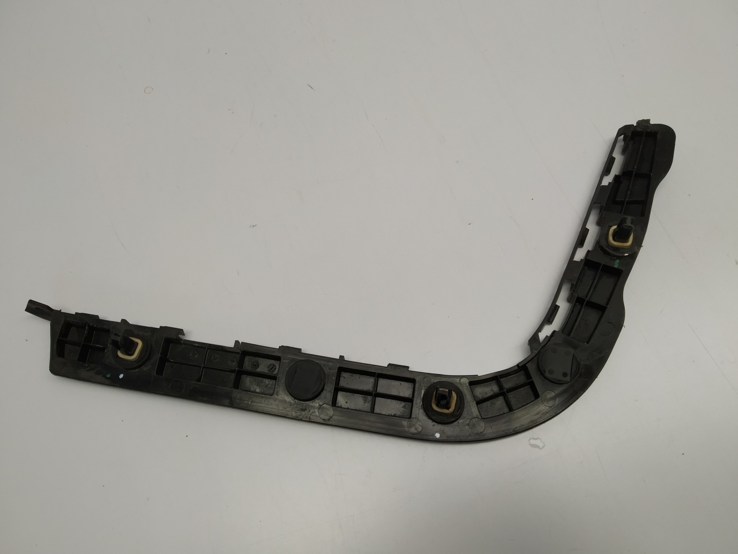 bumper bracket holder console right rear part 1083989-00-J TESLA MODEL 3 III