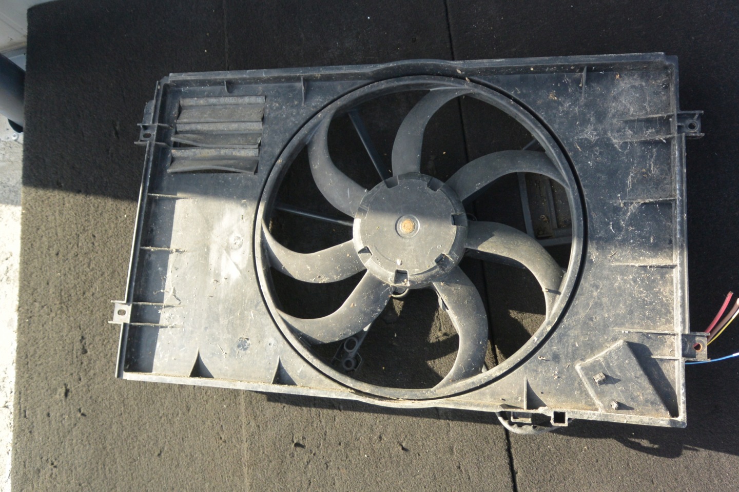 ventilátor chladiče VW GOLF V 5 1.9 TDI 1KO121205AA 1KO959455EF