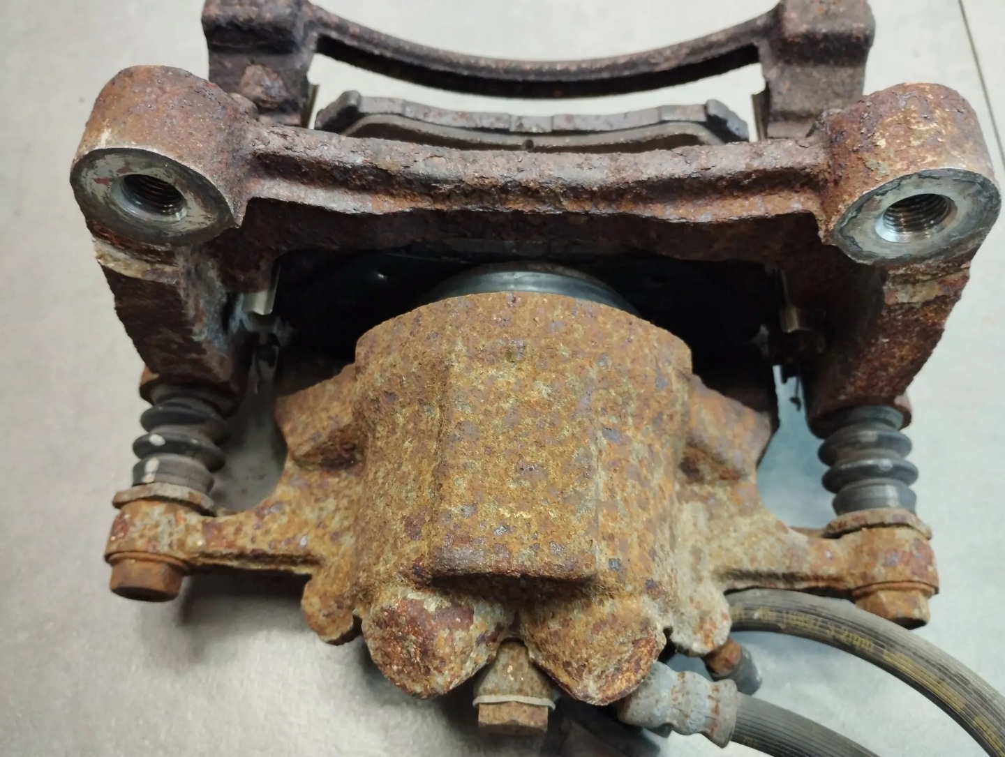 Renault Scenic IV 1.6 DCI caliper left front