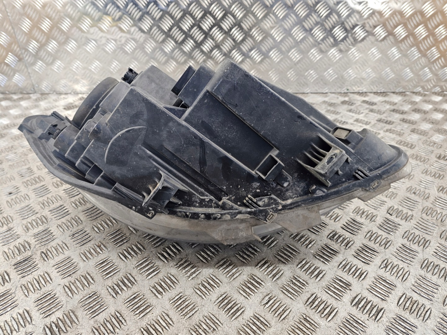 light left mercedes sprinter w907 w910 A9109060000
