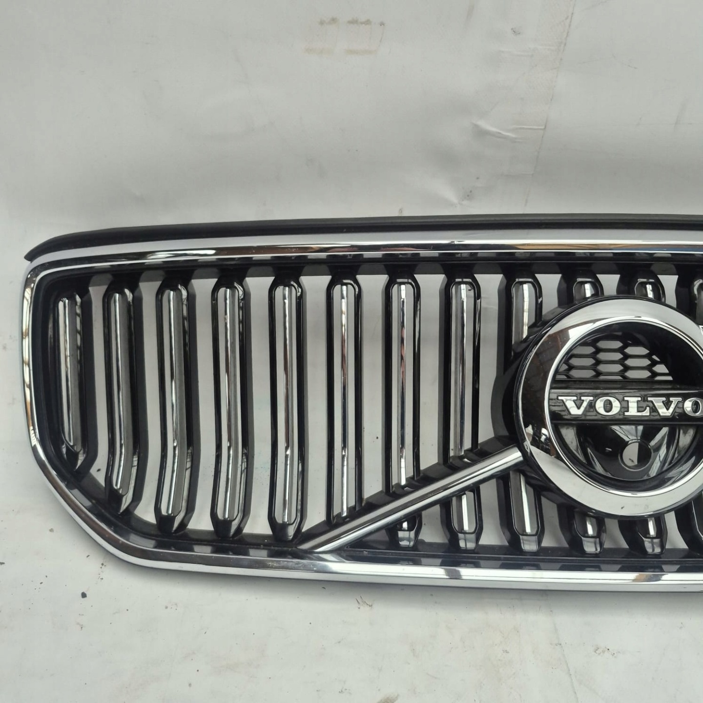 VOLVO XC40 17- grill grille radiator 31479420