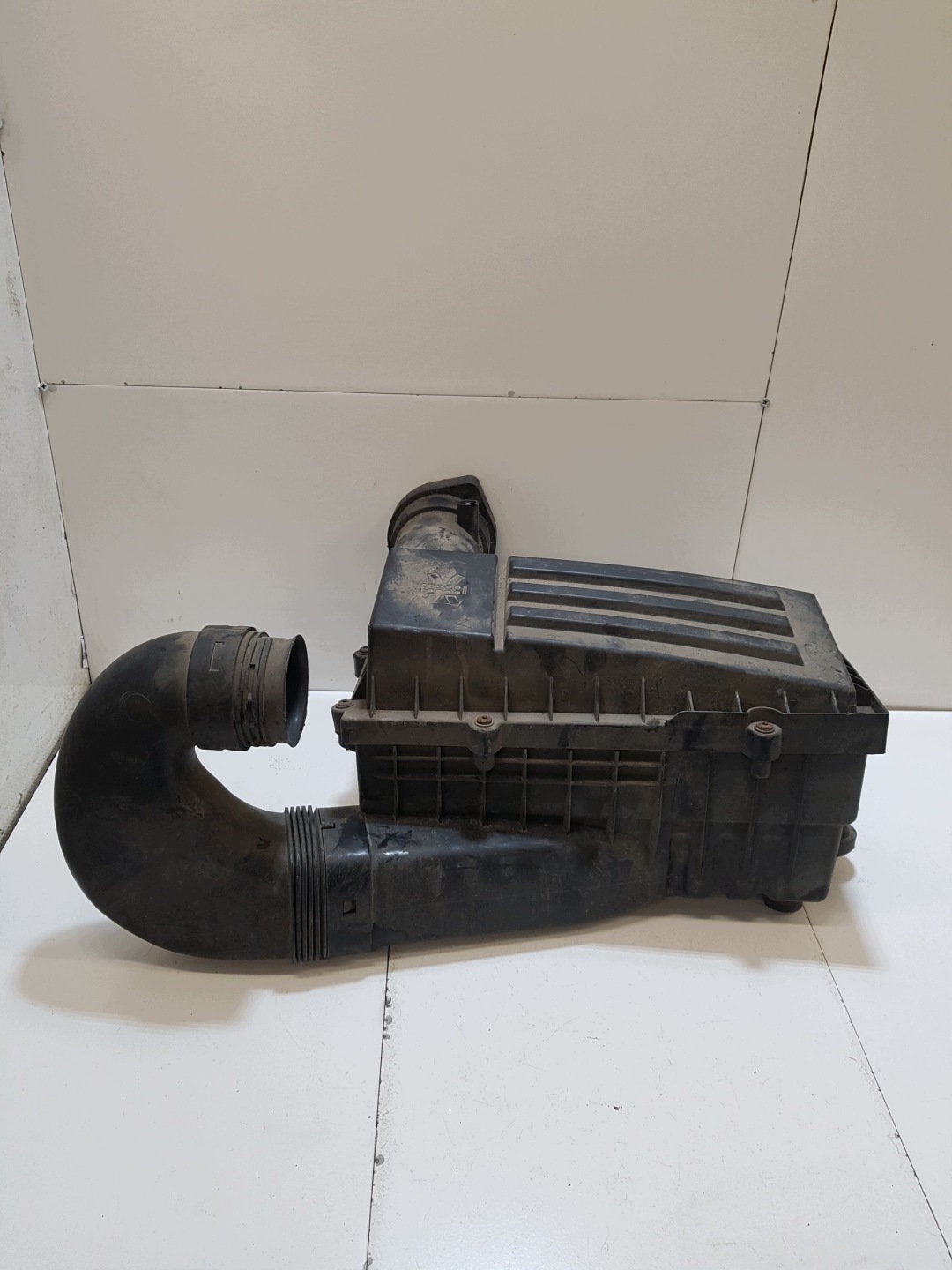cover of a filter, air VOLKSWAGEN PASSAT B6 3C0129607BC