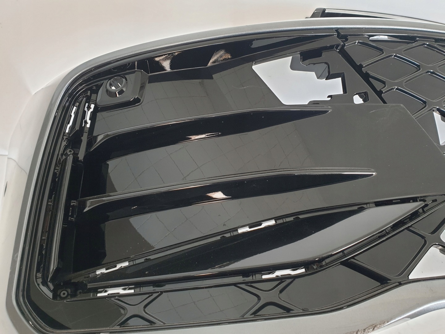 VOLKSWAGEN VW PASSAT B9 3J R-LINE 23-> bumper front grill LED PDC