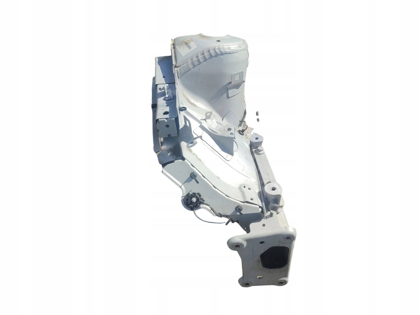 quarter right VOLVO XC40 (2017-2022) KOD LAKIERU 729