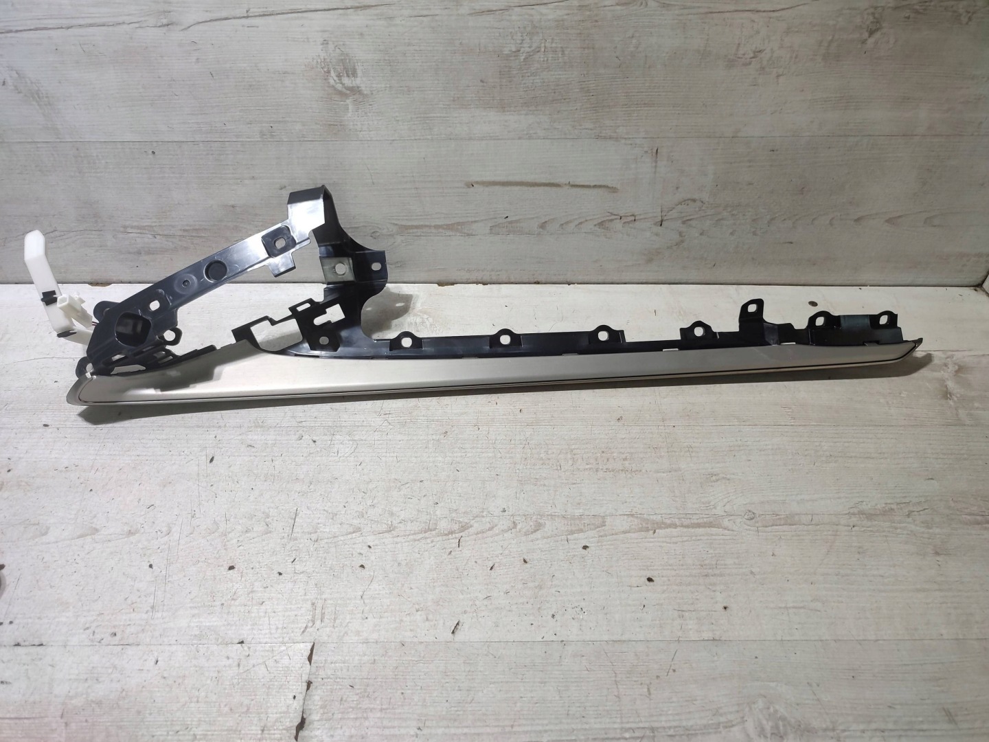 Lexus RC 2019 left side moulding door