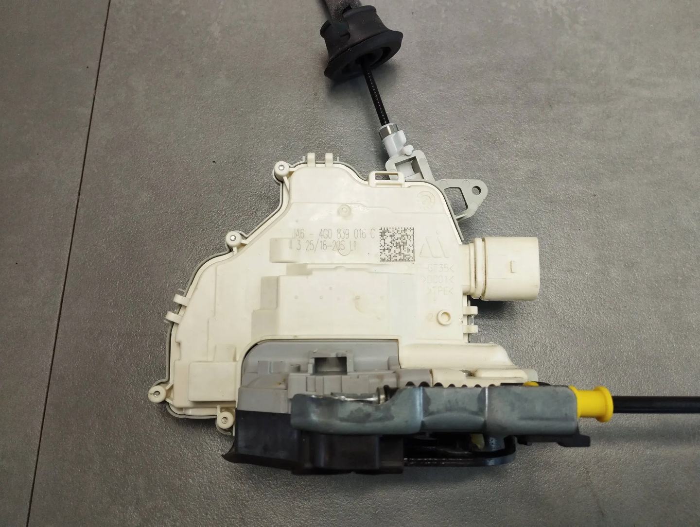 Audi A6 S6 C7 4G lock right rear part 4G0839016C