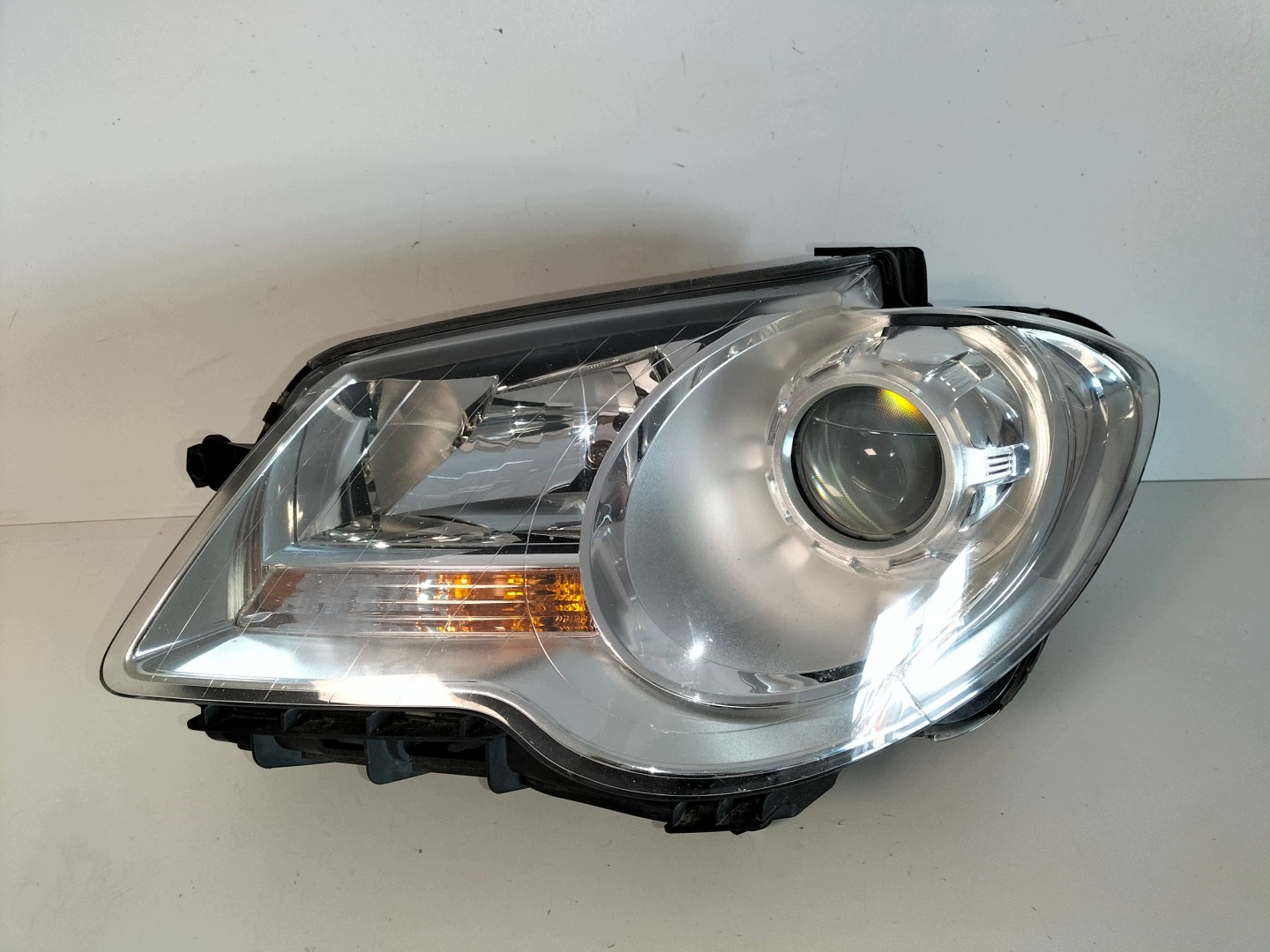 light front reflektor left VW TOURAN and LIFT 07-10
