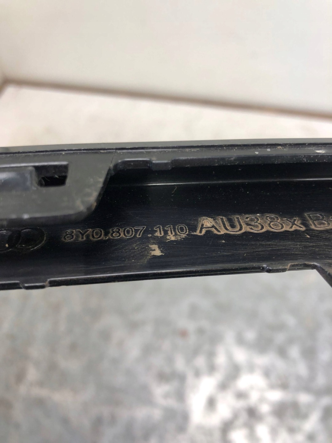 lišta doplněk nárazníku předek AUDI A3 8Y 8Y0807110