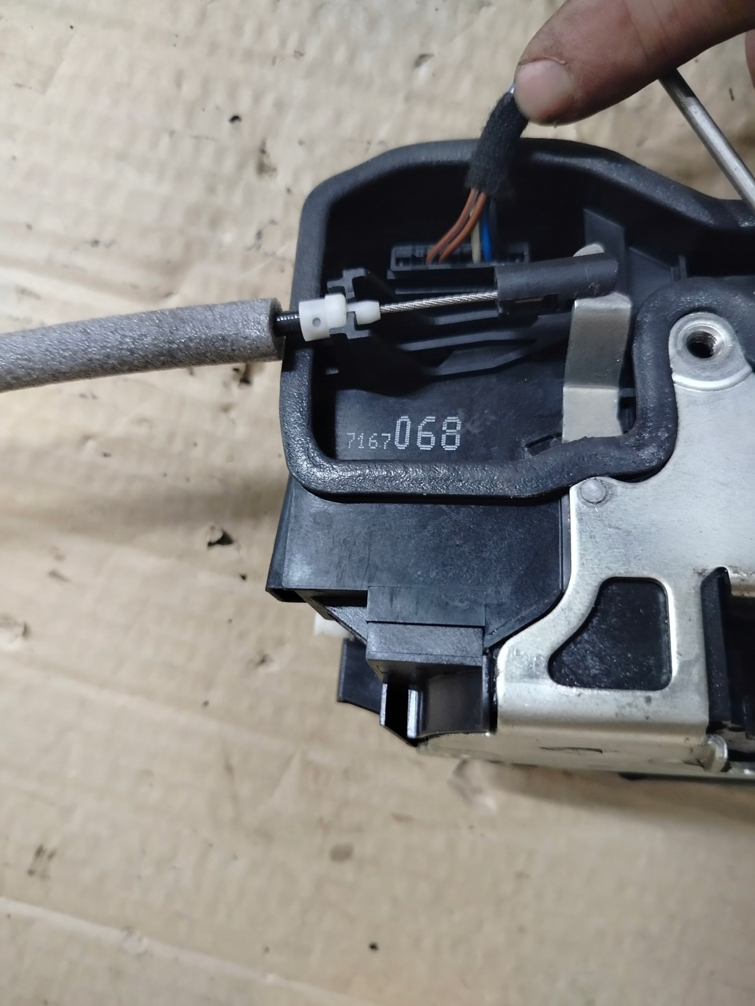 BMW 1 E87 Schloß Tür vorne vorne links 7167077