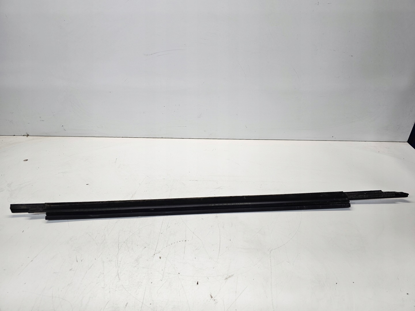 moulding MAT windows left front AUDI A3 8V 5-door 8V4837477