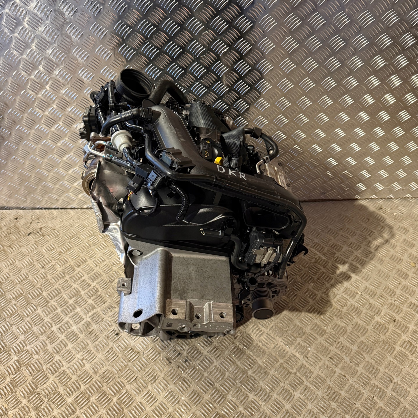engine MOTOR complete DKR VW T-CROSS VW T-ROC 1.0 TSI SYMBOL DKR