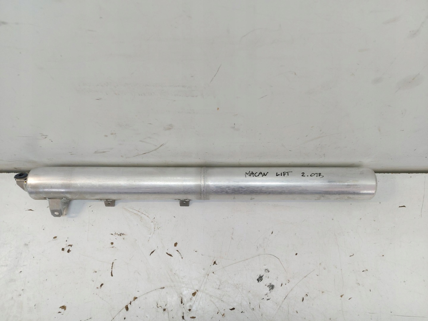 Porsche Macan II LIFT Behälter luft 95B616201A