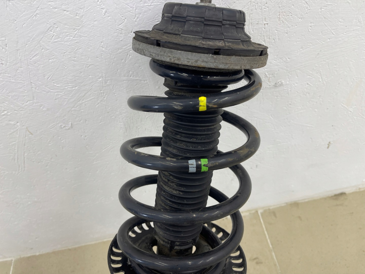 VW T5 LIFT T6 2.0 TDI shock absorber arm front swing right