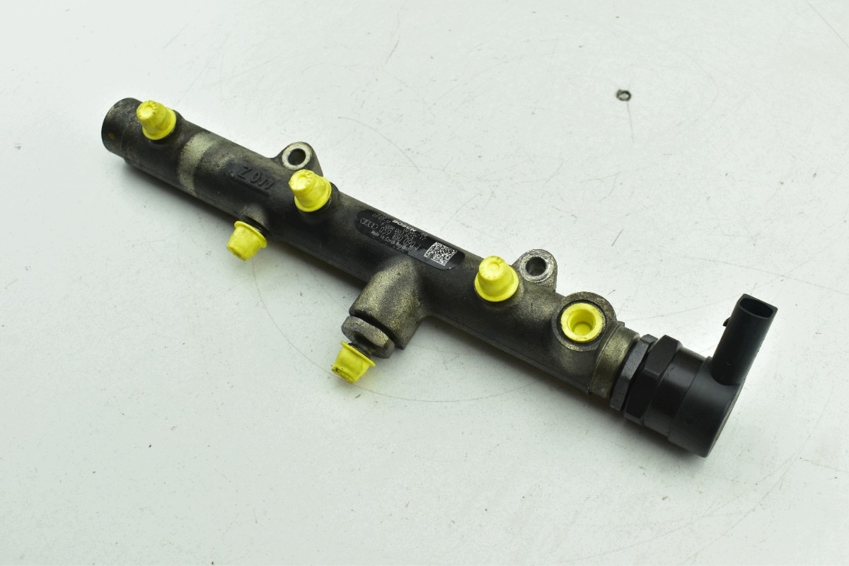 Kraftstoffverteiler Einspritzleiste Sensor AUDI A4 B7 A6 C6 3.0 TDI 059130090J 057130764B